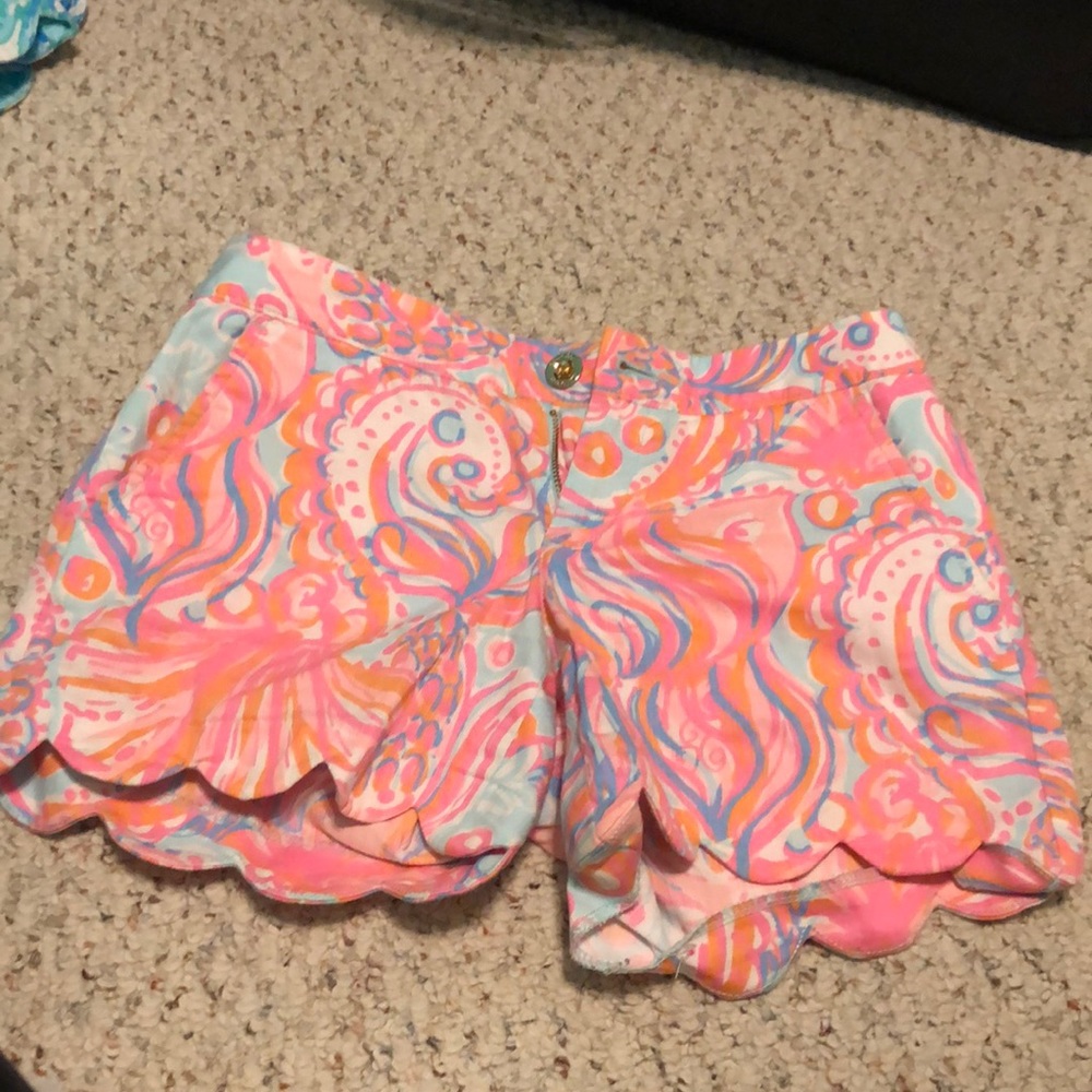 Lilly Pulitzer 5” Buttercup Scallop hem shorts